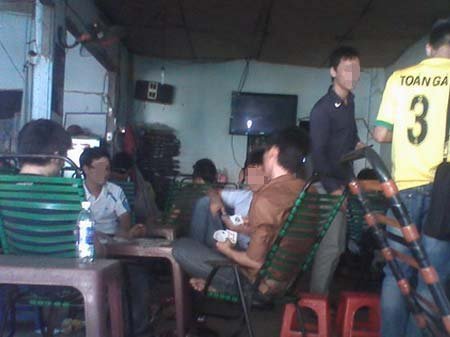 Sinh[-]viên[-]trốn[-]học[-]về[-]bên[-]canh[-]bạc[-]2